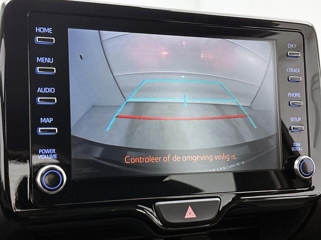 Toyota YARIS 1.5 Hybrid Style bi-tone | Head-Up Display| Parkeersensoren voor+achter | Dodehoek detectie | Draadloze telefoonlader | Keyless Entry/Start | Navigatie | Apple CarPlay/ Android auto |