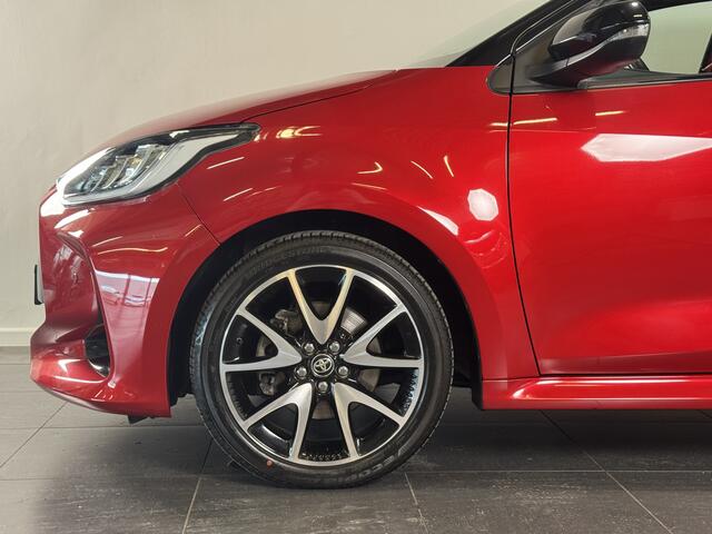 Toyota YARIS 1.5 Hybrid Executive | Trekhaak | Panoramisch dak | JBL | BSM | HUD |