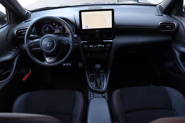 Toyota YARIS Cross 1.5 Hybrid 130 GR SPORT , Stoelverwarming