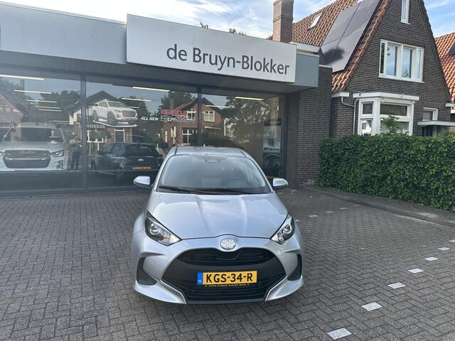 Toyota YARIS 1.5 Hybrid 115 Business
