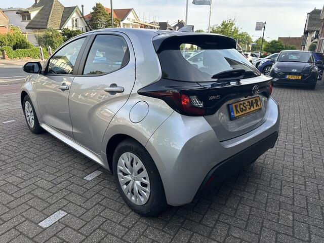 Toyota YARIS 1.5 Hybrid 115 Business