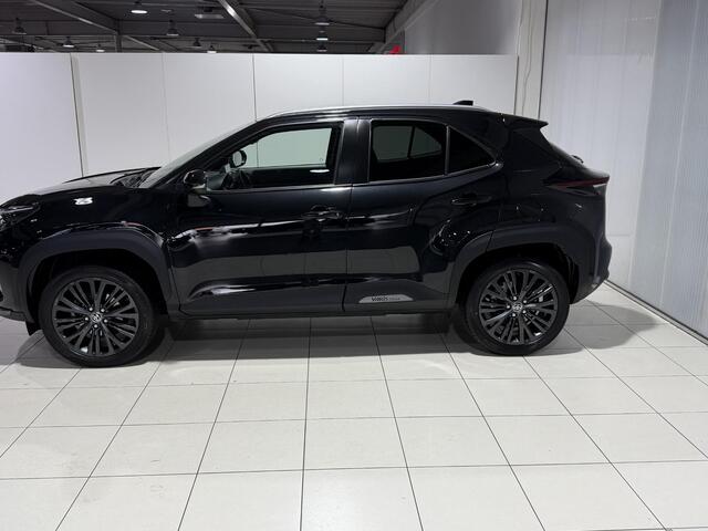 Toyota YARIS Cross 1.5 Hybrid Adventure | Trekhaak | Volledig leer | HUD | Panoramadak | Dealer onderhouden