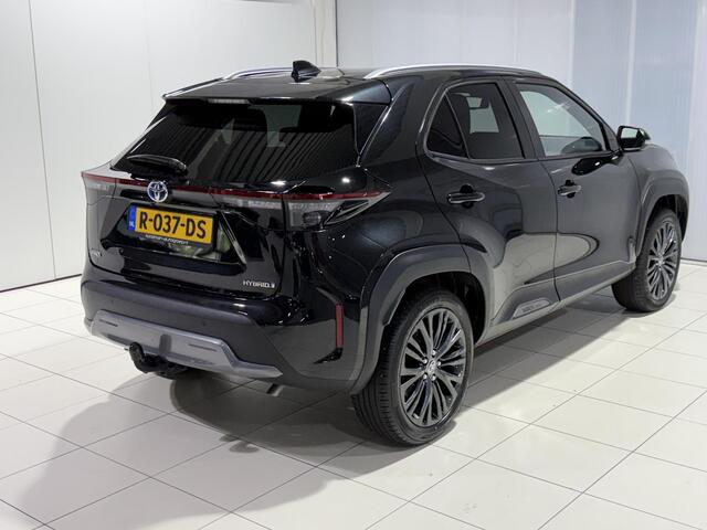 Toyota YARIS Cross 1.5 Hybrid Adventure | Trekhaak | Volledig leer | HUD | Panoramadak | Dealer onderhouden