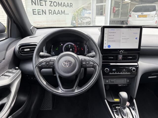 Toyota YARIS Cross 1.5 Hybrid 115 Dynamic | Sensoren v/a | Stuur + Stoelverwarming