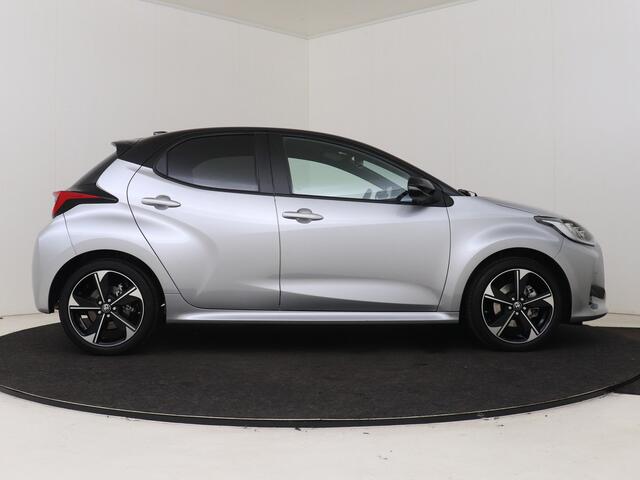 Toyota YARIS 1.5 Hybrid 130 Launch Edition | Dealer onderhouden | JBL | Head-Up Display | Dodehoek detectie | stoel+stuurverwarming | Parkeersensoren voor+achter | Apple CarPlay/Android auto | Cruise Control Adaptive |