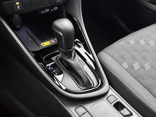 Toyota YARIS 1.5 Hybrid 115 Dynamic | Parkeersensoren V+A | Stuur-Stoelverwarming | Onderweg-naar-dealer