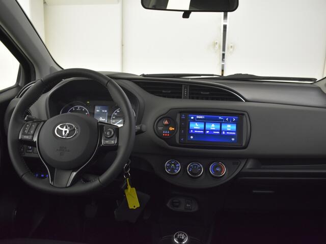Toyota YARIS 1.0 VVT-i Connect | Zeer lage km-stand |