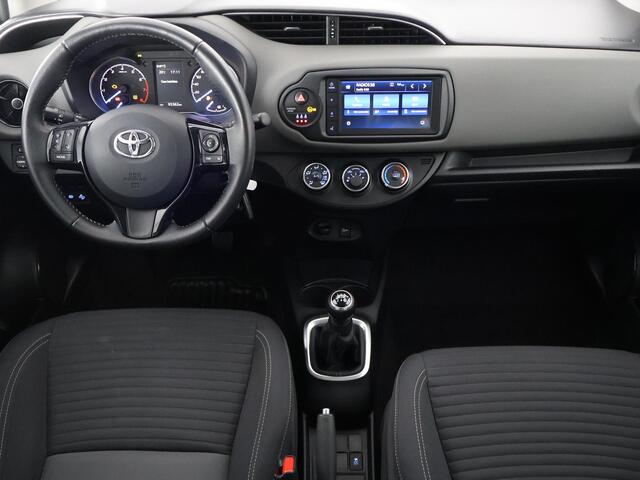 Toyota YARIS 1.0 VVT-i Connect Bi-Tone | Apple Carplay & AndroidAUTO | Camera | Privacy Glass |