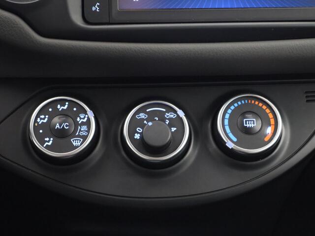 Toyota YARIS 1.0 VVT-i Connect Bi-Tone | Apple Carplay & AndroidAUTO | Camera | Privacy Glass |