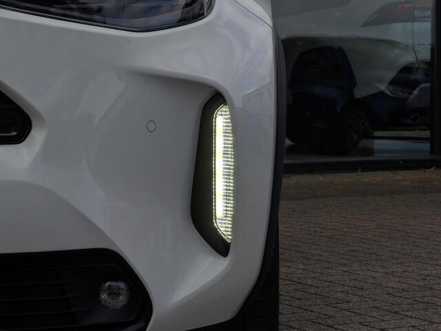 Toyota YARIS Cross 1.5 Hybrid Executive | JBL | HUD | Stoelverw. | Dodehoek | PDC V+A | Keyless | Half-Leer