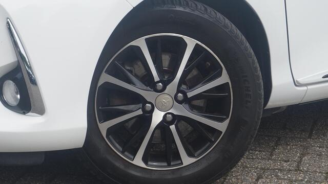 Toyota YARIS 1.5 Hybrid Design Sport