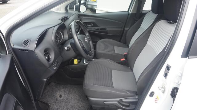Toyota YARIS 1.5 Hybrid Design Sport