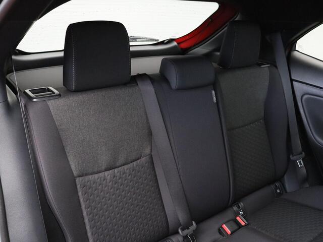 Toyota YARIS Cross 1.5 Hybrid 130 Dynamic | Stoelverwarming | Stuurwielverwarming | Apple Carplay & Android Auto | 10 jaar garantie |