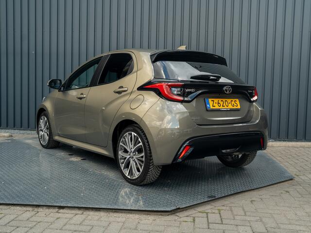 Toyota YARIS 1.5 Hybrid 130 Executive | Panodak | JBL | Head Up | Stuur & Stoel verw. | Premium Pack | Prijs Rijklaar!!