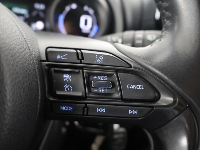 Toyota YARIS 1.5 HYBRID DYNAMIC SILVERLINE GARANTIE TOT 9-2031 CARPLAY NAVIGATIE .CAMERA. ADAPTIEVE CRUISE CONTROL . APPLE CARPLAY & ANDRIOD AUTO .
