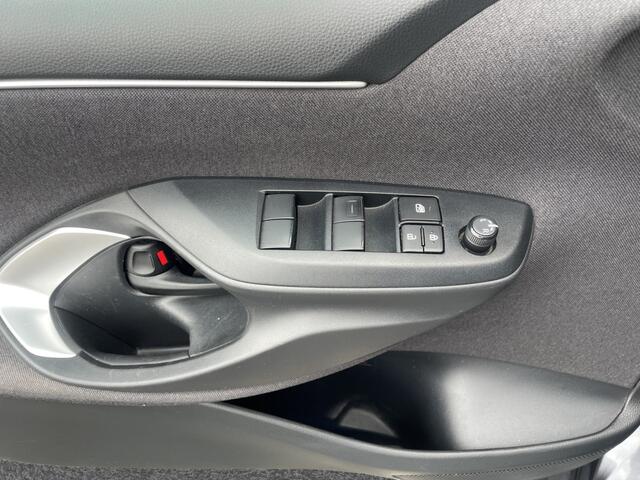 Toyota YARIS 1.5 Hybrid 115 Business