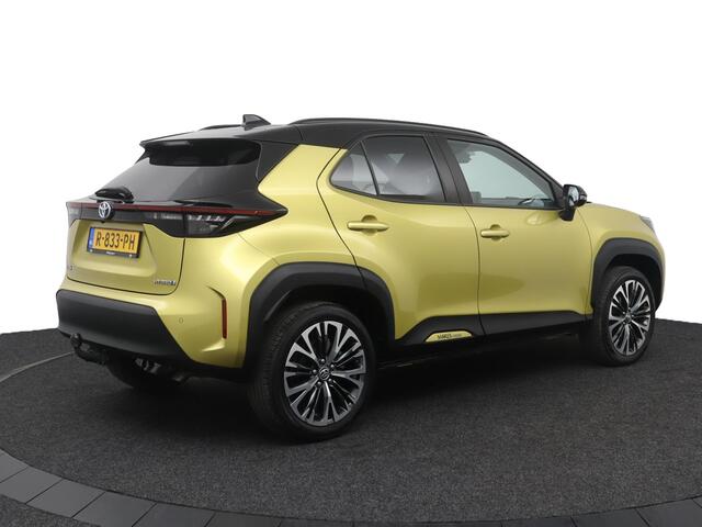 Toyota YARIS Cross 1.5 Hybrid Executive | leder-Stof bekleding | Trekhaak | Parkeersensoren | Navigatie |