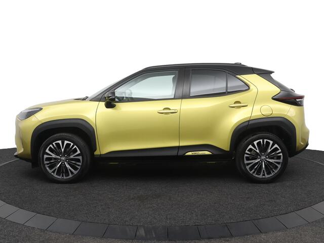 Toyota YARIS Cross 1.5 Hybrid Executive | leder-Stof bekleding | Trekhaak | Parkeersensoren | Navigatie |
