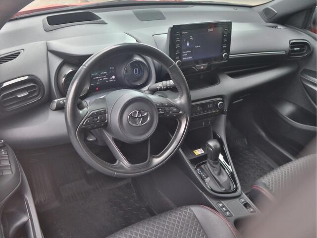 Toyota YARIS 1.5 Hybrid Executive Launch Edition | Bi-Tone | Head-up Display | Stoelverwarming | Camera | 17" LMV | Trekhaak