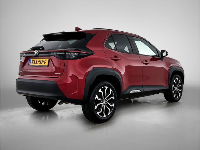 Toyota YARIS Cross 1.5 Hybrid 115 First Edition + | BTW voertuig | Stoel+stuurverwarming | Draadloze telefoonlader | Apple CarPlay/Android auto | Cruise control adaptive | Climate control | Achteruitrijcamera |