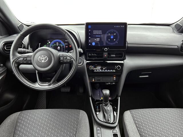 Toyota YARIS Cross 1.5 Hybrid 115 First Edition + | BTW voertuig | Stoel+stuurverwarming | Draadloze telefoonlader | Apple CarPlay/Android auto | Cruise control adaptive | Climate control | Achteruitrijcamera |