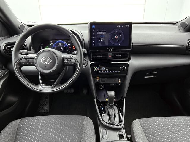 Toyota YARIS Cross 1.5 Hybrid 115 First Edition + | BTW voertuig | Stoel+stuurverwarming | Draadloze telefoonlader | Apple CarPlay/Android auto | Cruise control adaptive | Climate control | Achteruitrijcamera |