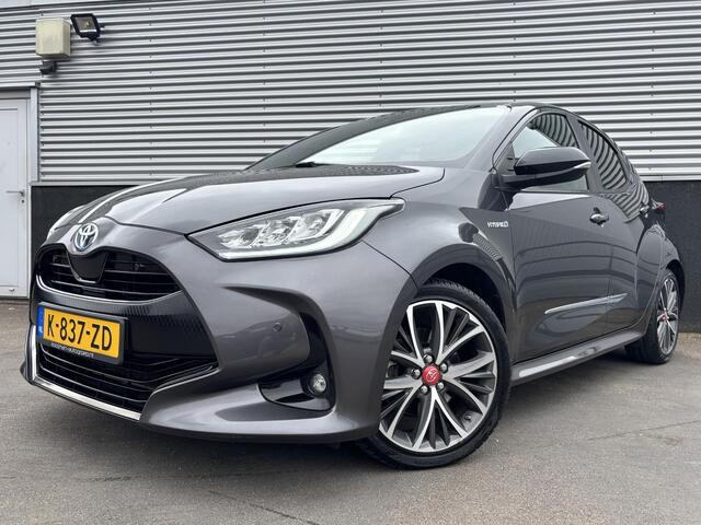 Toyota YARIS 1.5 Hybrid Executive Nieuw geleverd en dealeronderhouden, Trekhaak, JBL, Dodehoekdetectie, Stoelverwarming, HUD, LED, Parkeersensoren voor + achter