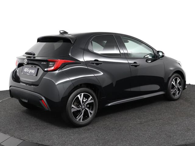Toyota YARIS 1.5 Hybrid 115 Dynamic | Nieuw uit voorraad leverbaar | Camera | Adaptieve Cruise control | Apple Carplay/Android Auto