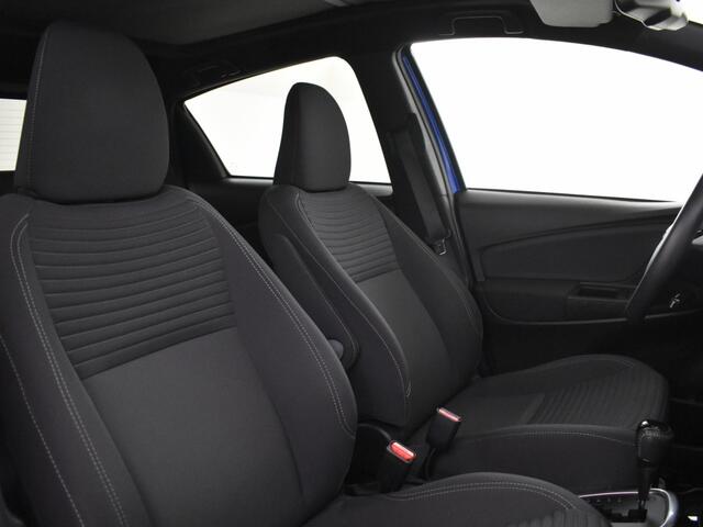 Toyota YARIS 1.5 Hybrid Bi-Tone Plus | Panoramadak | Trekhaak | Navigatie