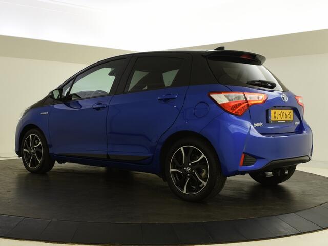 Toyota YARIS 1.5 Hybrid Bi-Tone Plus | Panoramadak | Trekhaak | Navigatie