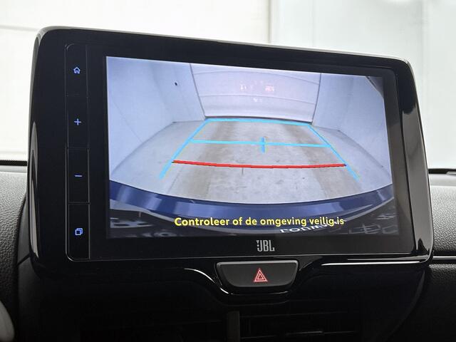 Toyota YARIS 1.5 Hybrid GR Sport | JBL | Head-Up Display | Dodehoek detectie | Stuur+stoelverwarming | Parkeersensoren voor+achter | Apple CarPlay/Android auto |