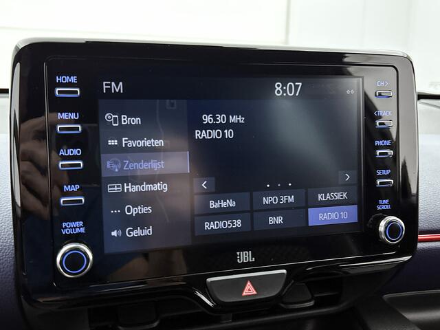 Toyota YARIS 1.5 Hybrid Executive | Head-Up Display | JBL | Dodehoek detectie | Parkeersensoren voor+achter | Stoelverwarming | Navigatie | Apple CarPlay/Android Auto |