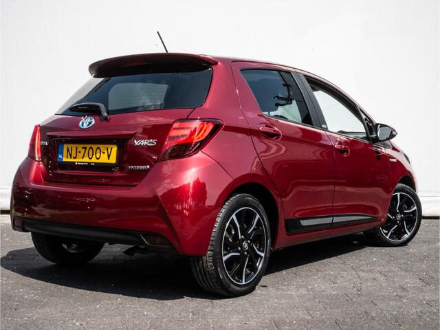 Toyota YARIS 1.5 Hybrid Volcano Edition Panoramadak/ Navigatie/ Climate control/ Cruise control/ Lmv