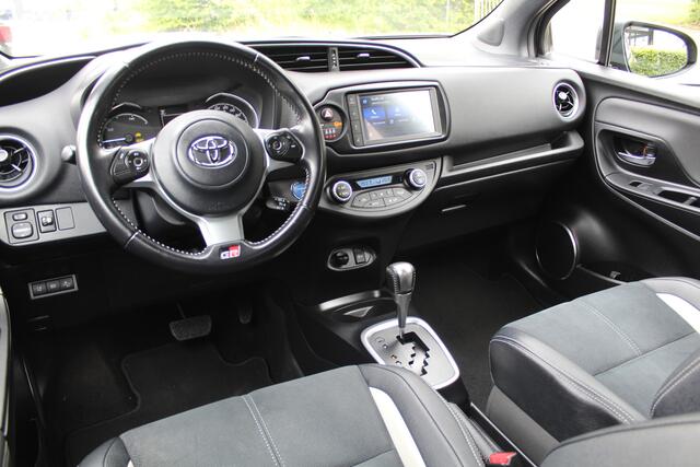 Toyota YARIS 1.5 Hybrid GR-Sport | Rijklaar | 'Trekhaak' | Apple/Android | Half-leder | Keyless | 17" | Clima | Camera | Dealer onderhouden | NL-auto