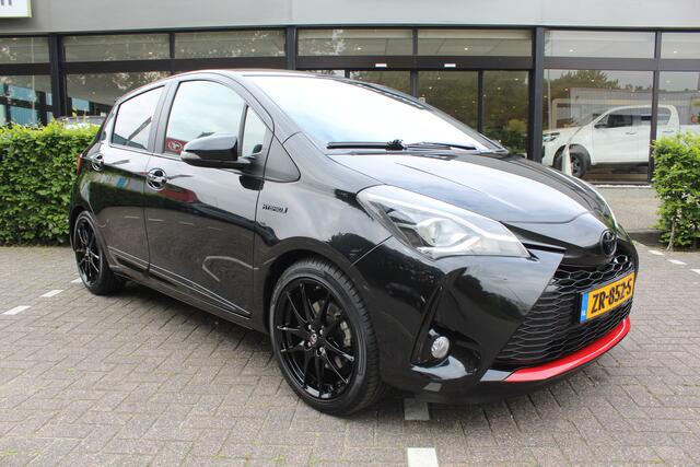 Toyota YARIS 1.5 Hybrid GR-Sport | Rijklaar | 'Trekhaak' | Apple/Android | Half-leder | Keyless | 17" | Clima | Camera | Dealer onderhouden | NL-auto