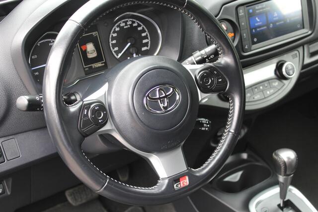 Toyota YARIS 1.5 Hybrid GR-Sport | Rijklaar | 'Trekhaak' | Apple/Android | Half-leder | Keyless | 17" | Clima | Camera | Dealer onderhouden | NL-auto