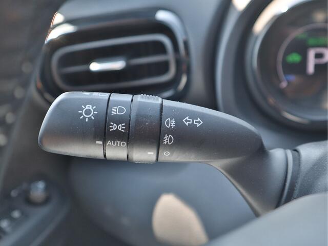 Toyota YARIS 1.5 Hybrid Executive Launch Edition | Bi-Tone | Head-up Display | Navigatie | Camera | 17" LMV |