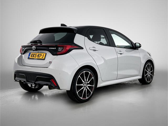 Toyota YARIS 1.5 Hybrid GR Sport | Head-Up Display | Dodehoek detectie | Stoel+stuurverwarming | Apple CarPlay/Android Auto | Cruise Control Adaptive |