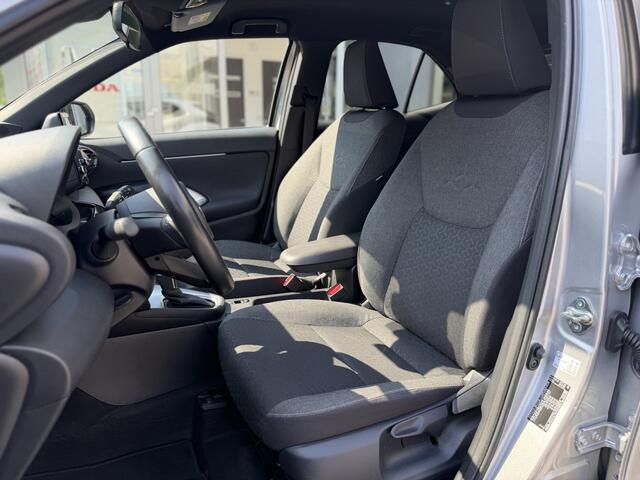 Toyota YARIS Cross 1.5 Hybrid 115 Dynamic | GEEN AFLEVERKOSTEN | Trekhaak, Apple/Android, Voorstoelen + stuur verwarmd