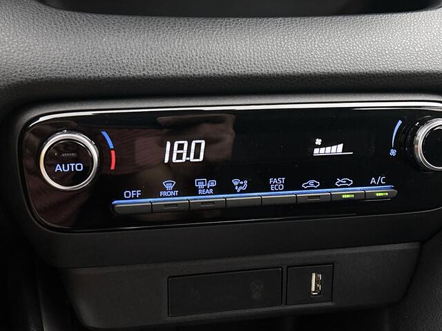 Toyota YARIS 1.5 Hybrid Active | 1e Eigenaar | NIEUW GELEVERD & ONDERHOUDEN | Metallic Rood | Apple Carplay / Android Auto |
