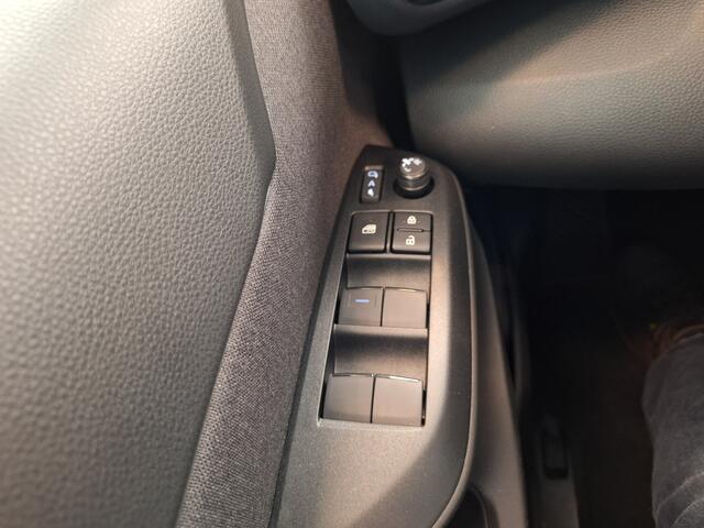 Toyota YARIS Cross 1.5 Hybrid 115 Dynamic met Comfort Pack**trekhaak actie**