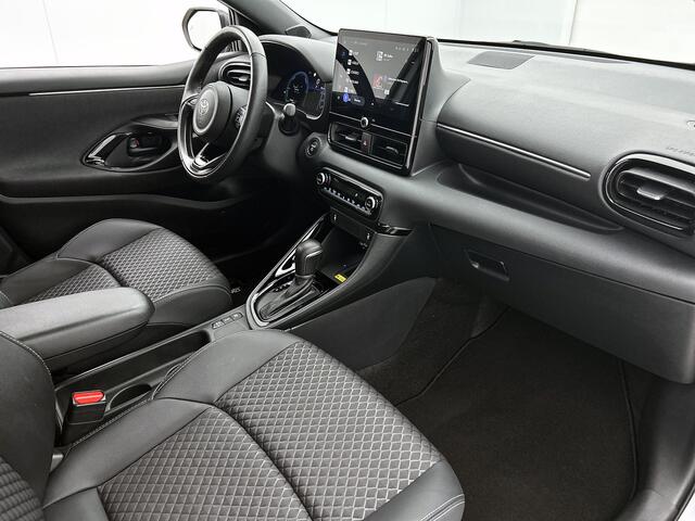 Toyota YARIS 1.5 Hybrid 130 Executive | Navigatie | PDC | BLS | Stuur-Stoelverwarming |