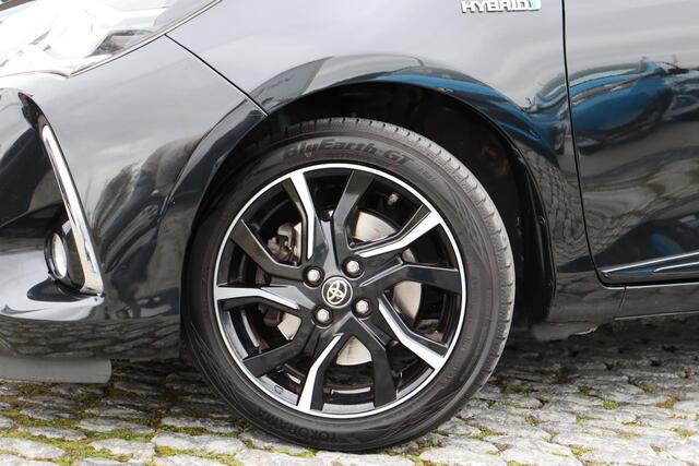 Toyota YARIS 1.5 Hybrid Energy Plus Lm velgen, Getinte ramen
