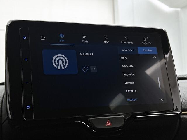 Toyota YARIS Cross 1.5 Hybrid Adventure | BTW voertuig | Dodehoek detectie | Head-Up Display | LED Matrix | Parkeersensoren voor+achter | Elektrische achterklep | Stoelverwarming |