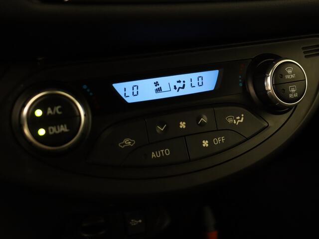 Toyota YARIS 1.5 Hybrid Executive | Dealer onderhouden | Navigatie | Climate control | Cruise control | Achteruitrijcamera |
