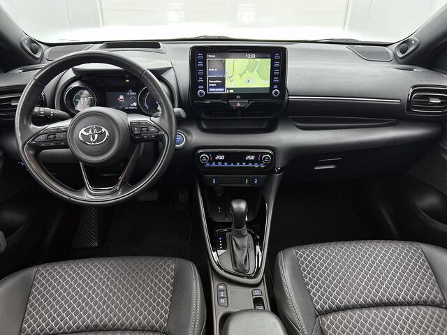 Toyota YARIS 1.5 Hybrid Executive | Panoramadak | navigatie | Parkeersensoren