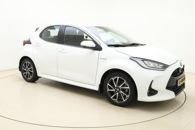 Toyota YARIS 1.5 Hybrid Dynamic Stoelverwarming l Camera l Climate Control l Cruise Control l DAB l Keyless Entry & Start l LED l Lichtmetalen Velgen