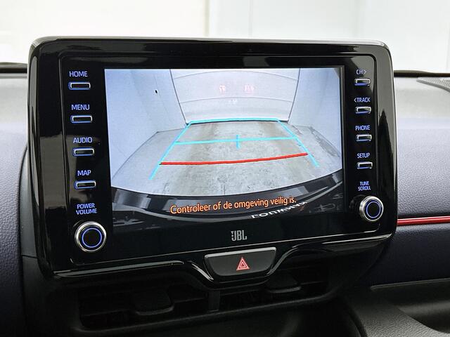 Toyota YARIS 1.5 Hybrid Tokyo Spirit Premium Pack | Panoramadak | JBL | Head-Up Display | dodehoek detectie | Stoel+stuurverwarming | Parkeersensoren voor+achter | Navigatie | Apple CarPlay/Android Auto |