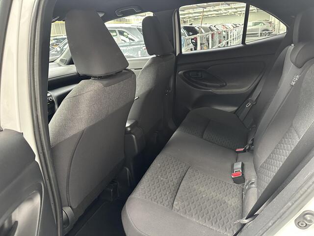 Toyota YARIS Cross 1.5 Hybrid Business Plus met trekhaak, hoge instap