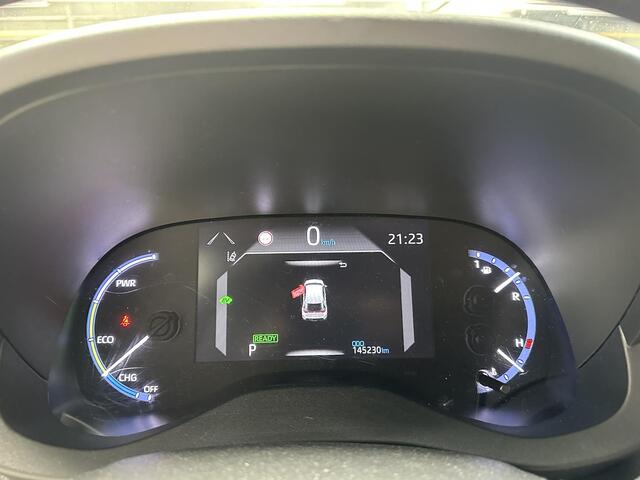 Toyota YARIS Cross 1.5 Hybrid Business Plus met trekhaak, hoge instap